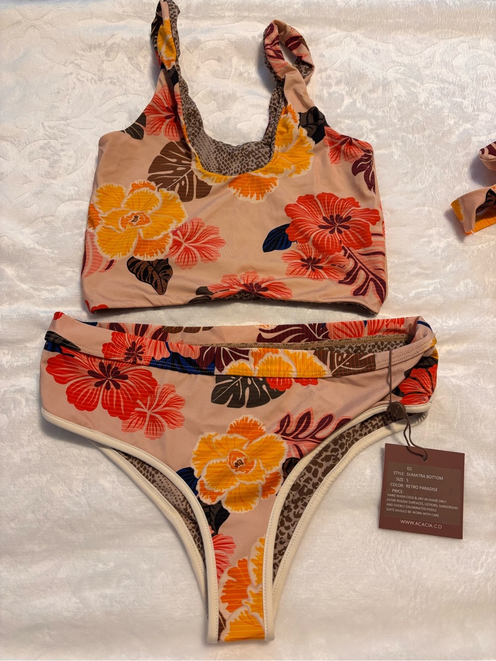 NWT Acacia swimwear Peach Floral Bikini 
S & M Top  Small Bottom
